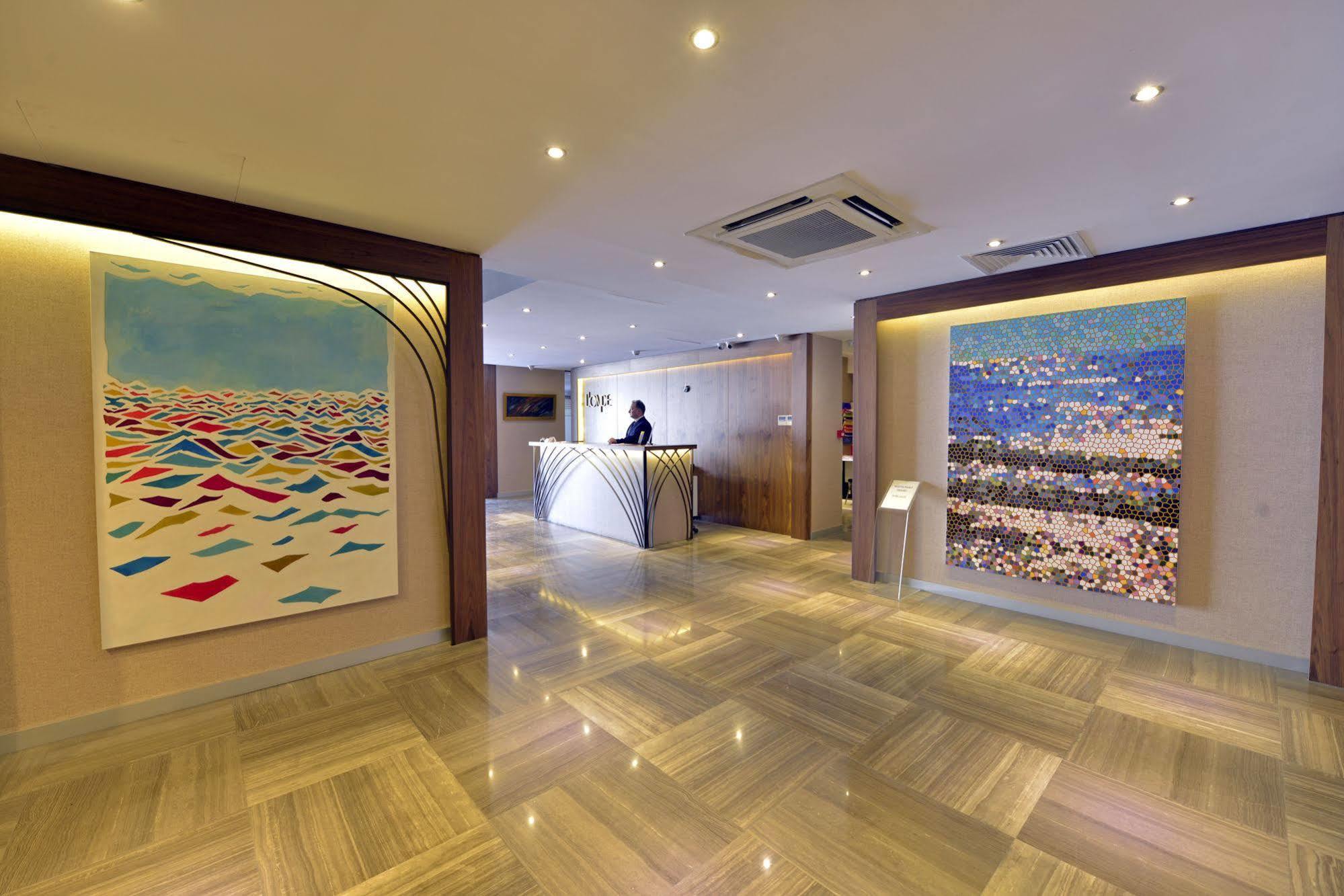 Upsuites Hotel Istanbul Bagian luar foto