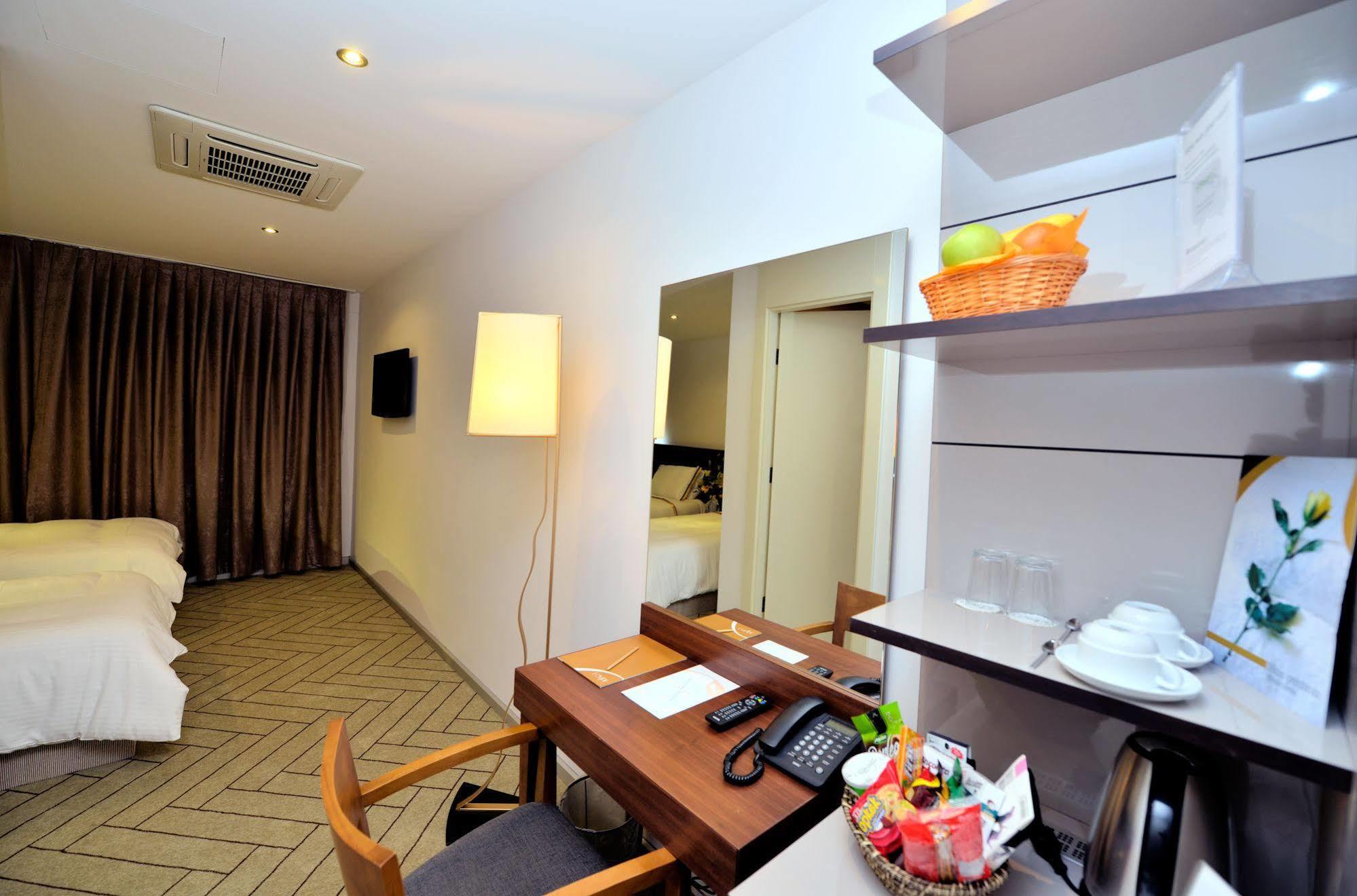 Upsuites Hotel Istanbul Bagian luar foto