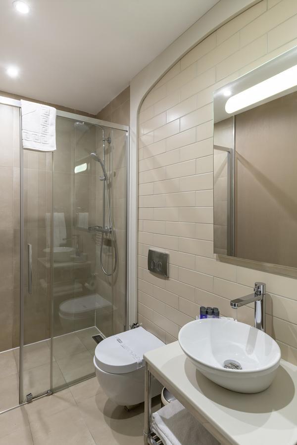 Upsuites Hotel Istanbul Bagian luar foto