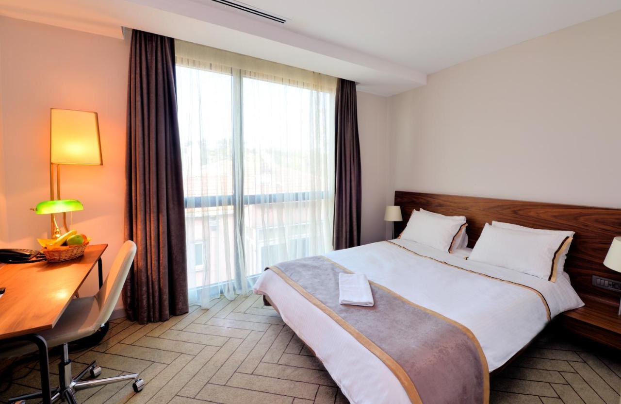 Upsuites Hotel Istanbul Bagian luar foto