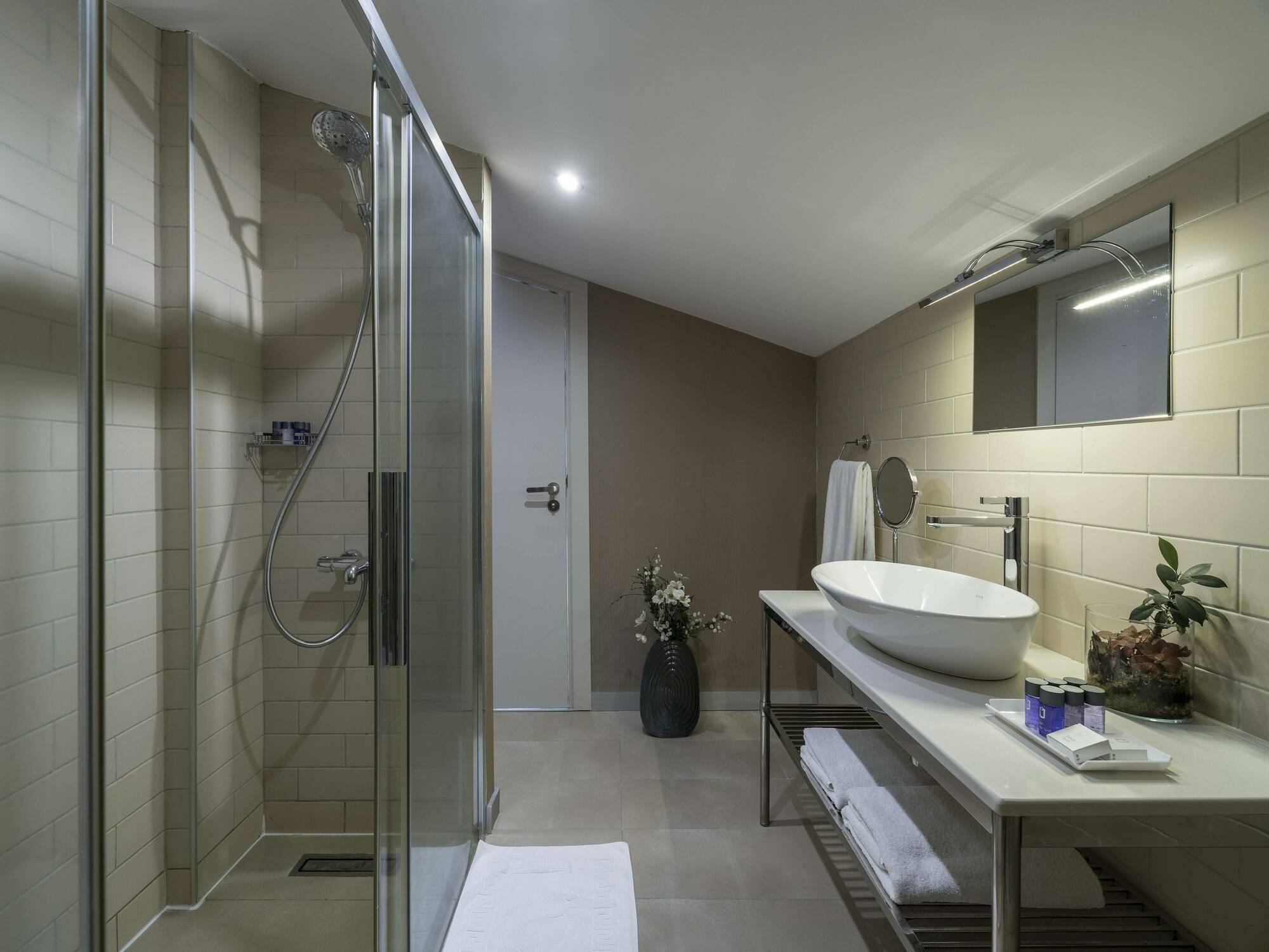 Upsuites Hotel Istanbul Bagian luar foto